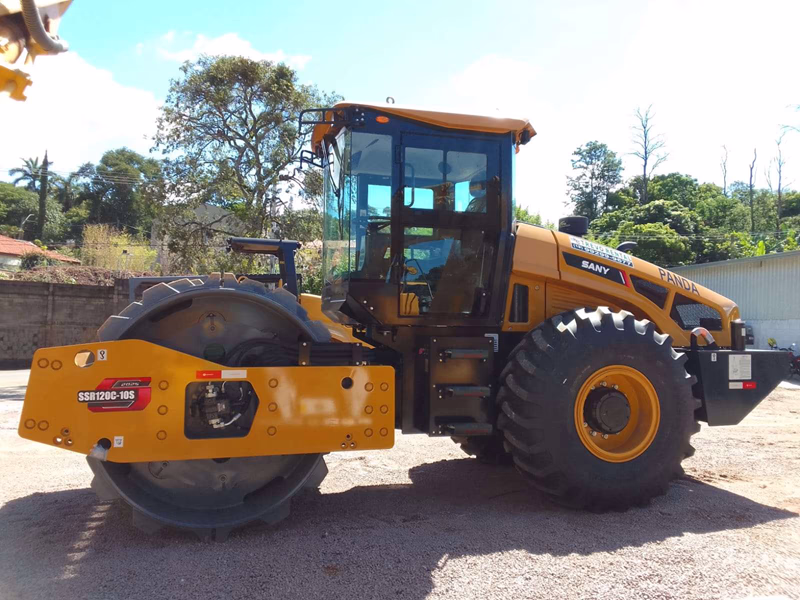 Locação de Rolo Compactador Sany SSR120C-10S
