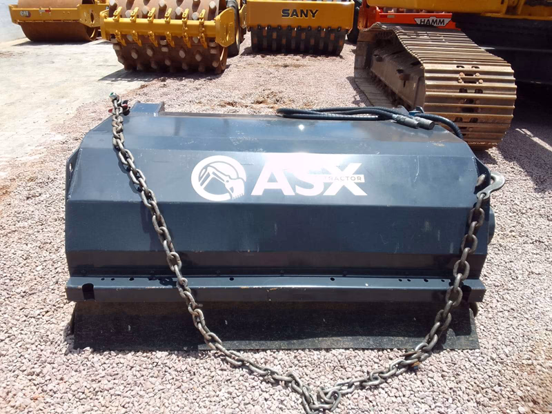 Locação de Vassoura Recolhedora e Garfo Pallet